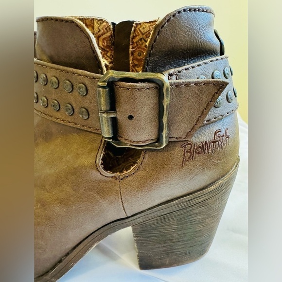 Blowfish Women’s Faux Leather Brown Ankle Booties with Studded Strap Size 7.5M - Picture 2 of 8
